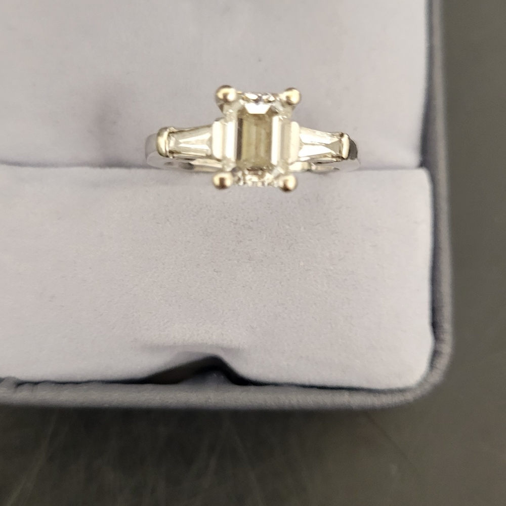 14K White Gold Emerald shape, Baguette Ring